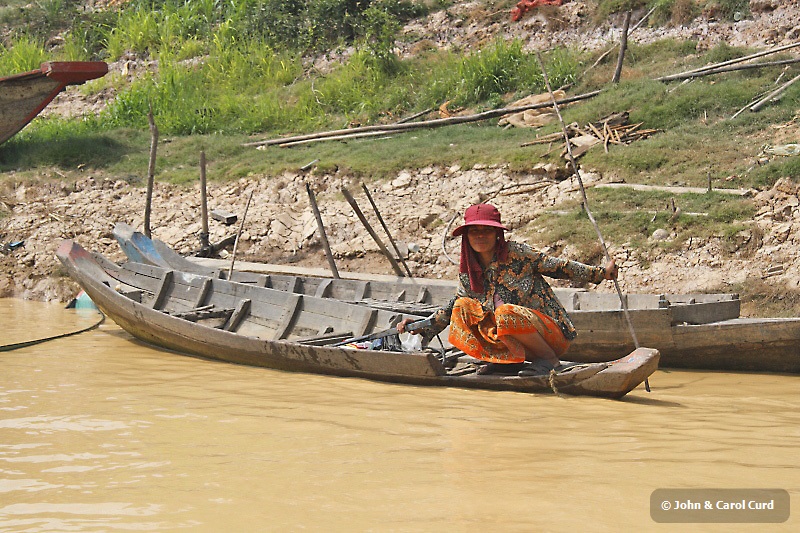 J01_1677 Life on the river.JPG